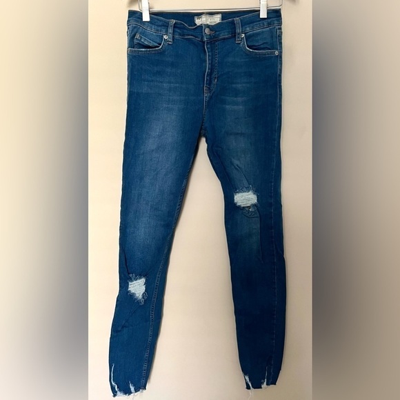 FREE PEOPLE Women’s Shark Bite Skinny Jeans Blue Distressed Frayed Size‎ 27 Long - Picture 3 of 16